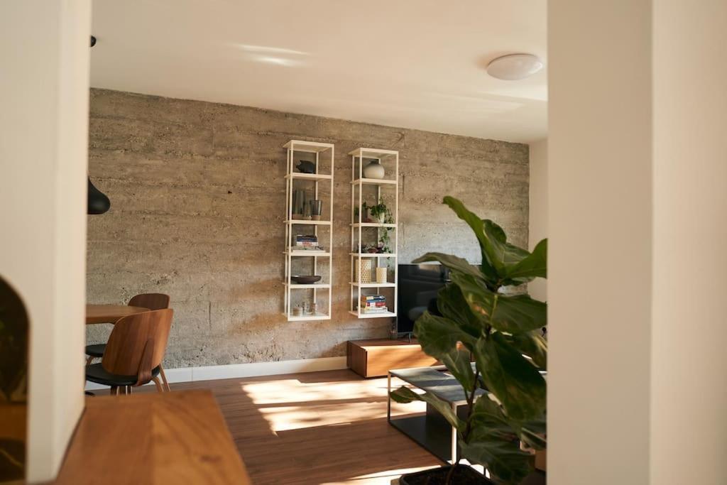 Ultracentral Two Rooms Apartment In Bucarest Esterno foto