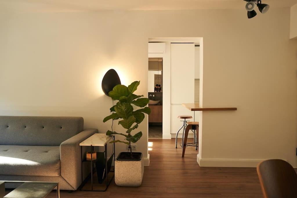 Ultracentral Two Rooms Apartment In Bucarest Esterno foto