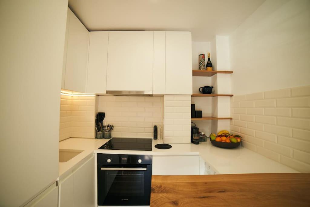 Ultracentral Two Rooms Apartment In Bucarest Esterno foto